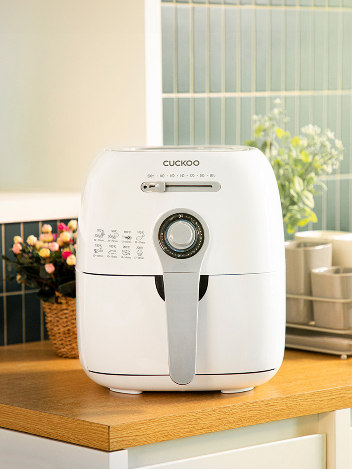 Air Fryer 4.7L 1400W I Healthy Oil free Cooking, Baking & Roasting | CAF-C0510D | White